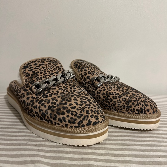 DOLCE VITA Haiden Womens Leopard Suede Slippers - Picture 2 of 14